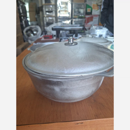 قابلمه چدن روسی (آلومینیوم) سایز متوسط 6 نفره