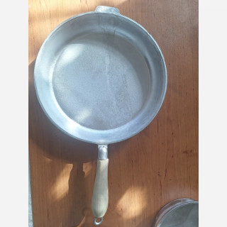ماهیتابه تابه چدن روسی تابه (آلومینیوم) سایز های بزرگ